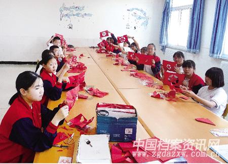 丰宁妇联激发孩子们 参与公益活动的热情