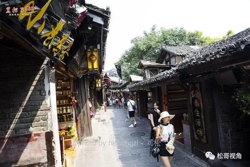 滕哈赫在发布会上4次表示，将处理拉什福德缺席的问题